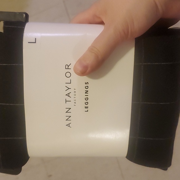 Women's leggings - Picture 1 of 2